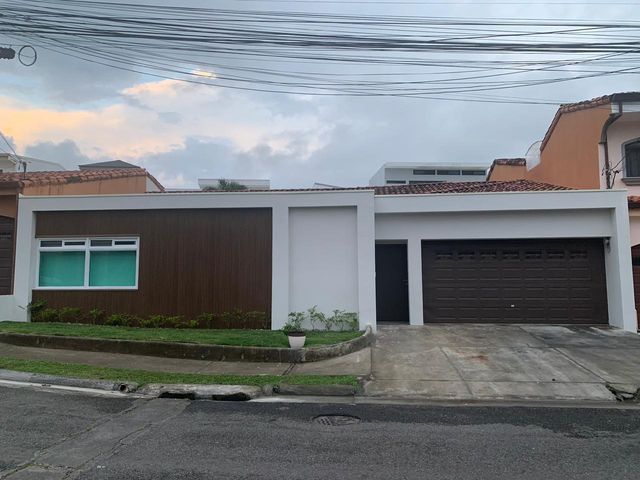 Exclusiva Casa de 1 Nivel Totalmente Remodelada – Pozos de Santa Ana — foto 1 de 19