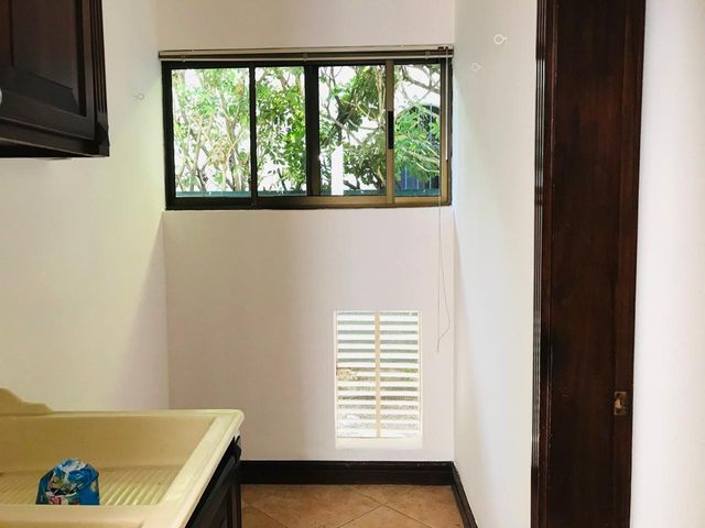 Lujosa Residencia con Piscina en Valle del Sol – El Estilo de Vida que Usted Merece en Lindora — photo 9 of 10