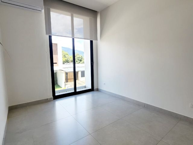 Oportunidad de Inversión: Casa Moderna en Santa Ana con Rentabilidad Inmediata — photo 11 of 18