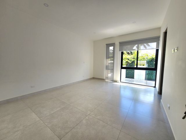 Oportunidad de Inversión: Casa Moderna en Santa Ana con Rentabilidad Inmediata — photo 16 of 18