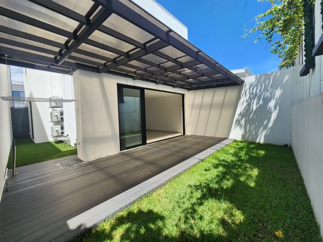 Oportunidad de Inversión: Casa Moderna en Santa Ana con Rentabilidad Inmediata — photo 14 of 18