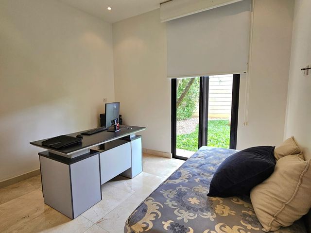 Casa Contemporanea de 1 Planta en Lindora, Santa Ana, 3HAB/3.5BA - 281.76m² — photo 2 of 17