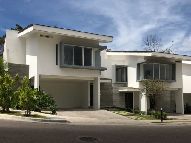 Moderna Casa en Condominio de Lujo – San Rafael de Escazú (Bello Horizonte) — photo 1 of 18