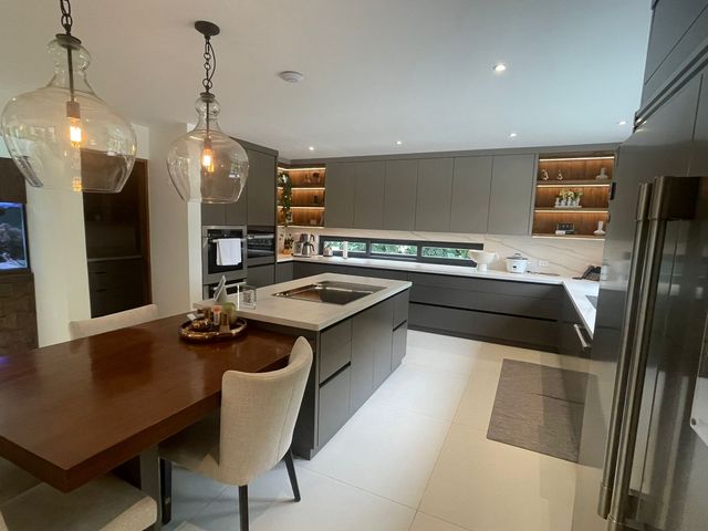 Residencia de Lujo Contemporánea frente al Campo de Golf – Valle del Sol, Santa Ana — photo 9 of 20