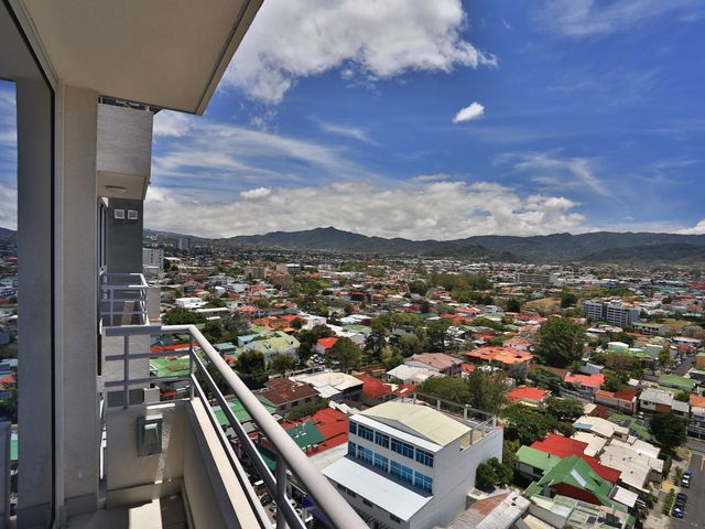 Moderno Apartamento en Piso 14 – Torres Los Yoses (Vistas al Sur) — photo 9 of 9