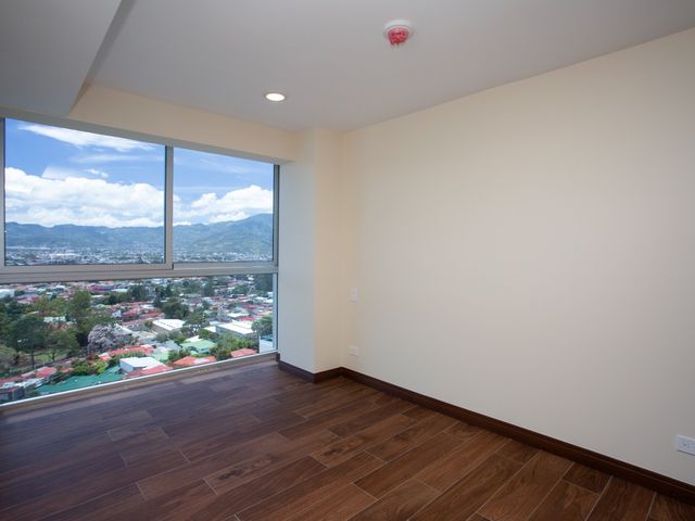 Moderno Apartamento en Piso 14 – Torres Los Yoses (Vistas al Sur) — photo 5 of 9