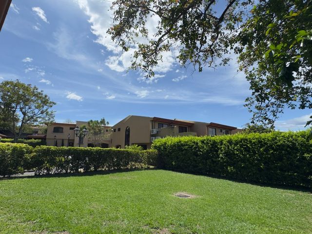 Residencia Colonial en Mora: 4 Hab / 3.5 Baños — 350 m² Const / 774 m² Lote — photo 8 of 20