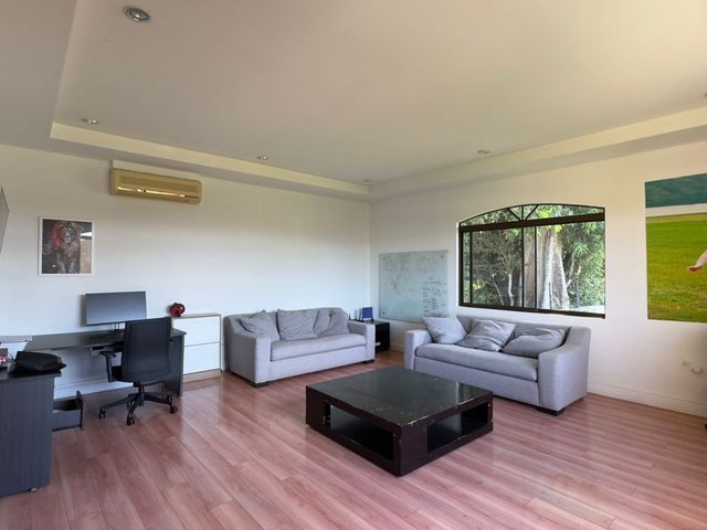 Residencia Colonial en Mora: 4 Hab / 3.5 Baños — 350 m² Const / 774 m² Lote — photo 10 of 20
