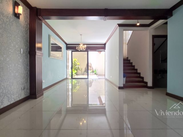 Exclusiva Casa Esquinera - 3DOR/2.5BA - Jaboncillos, Escazú – Cerca de La Paco — photo 9 of 12