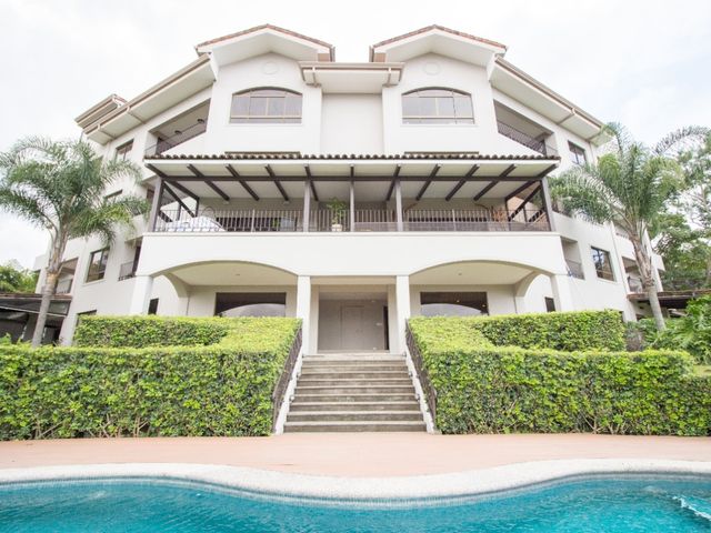 Altos las Palomas, Escazu - El Mirador - 4DOR/4.5BA - 293 M2 — photo 1 of 11