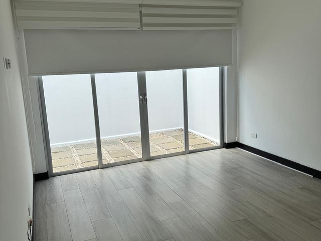 Rio Oro, Santa Ana - Casa Moderna de Una Planta - 215 m2 — photo 13 of 18