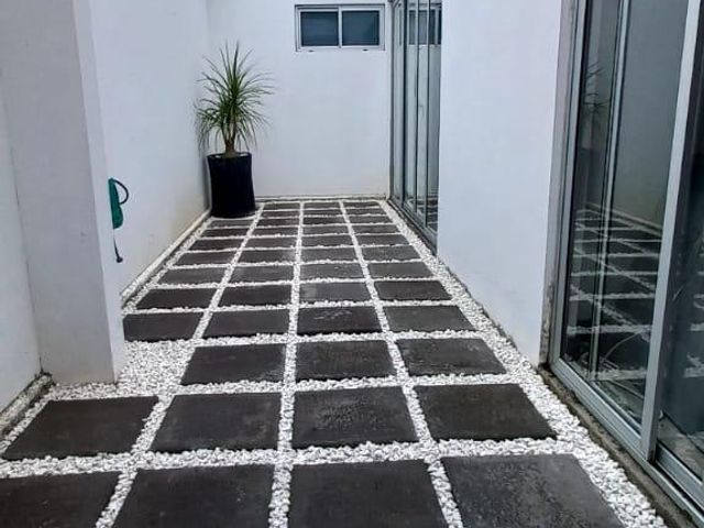 Rio Oro, Santa Ana - Casa Moderna de Una Planta - 215 m2 — photo 17 of 18
