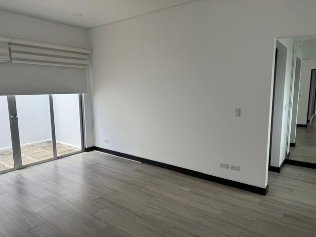 Rio Oro, Santa Ana - Casa Moderna de Una Planta - 215 m2 — photo 14 of 18