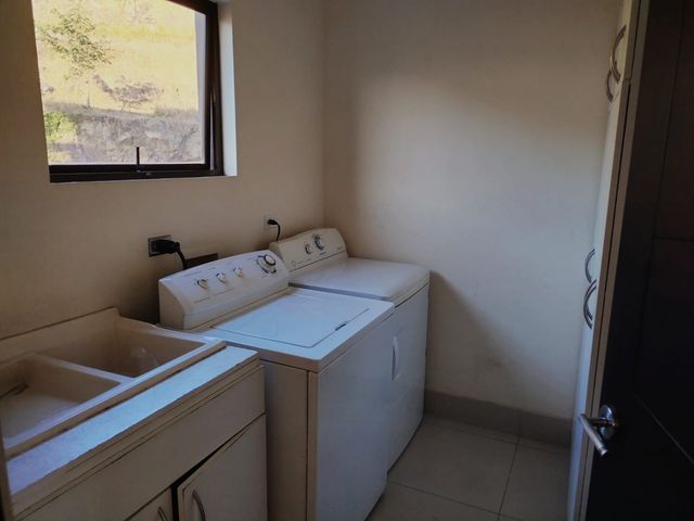 Exclusividad y Vistas Panorámicas en Alto Las Palomas | 175 m² de Puro Lujo — photo 10 of 17
