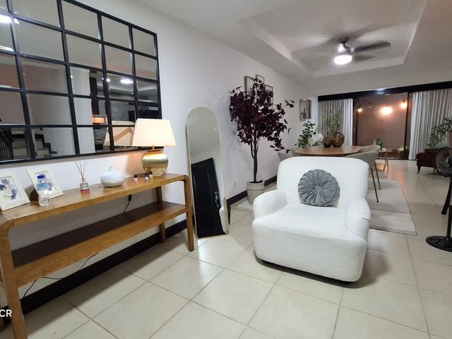 Casa en Condominio Santa Ana Hills - 3DOR/2.5BA - 240 m2 — photo 1 of 17