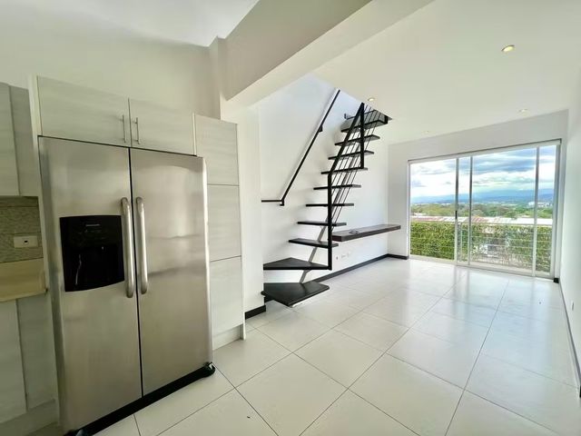 Moderno y Amplio Apartamento en Santa Ana – 188 m² de Lujo y Comodidad — photo 12 of 18