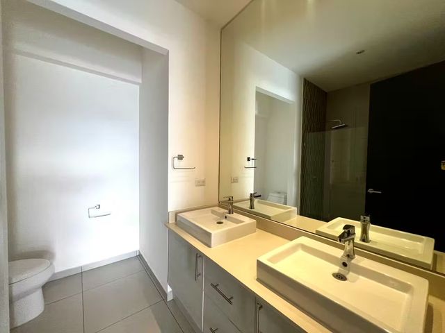Moderno y Amplio Apartamento en Santa Ana – 188 m² de Lujo y Comodidad — photo 2 of 18