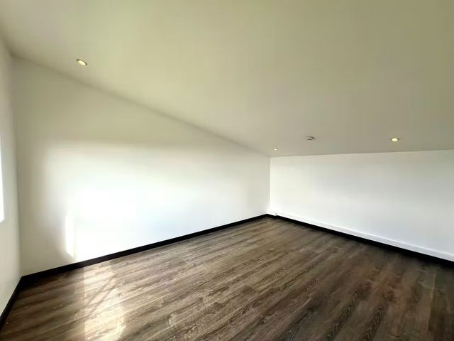Moderno y Amplio Apartamento en Santa Ana – 188 m² de Lujo y Comodidad — photo 3 of 18