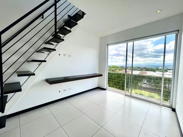 Moderno y Amplio Apartamento en Santa Ana – 188 m² de Lujo y Comodidad — photo 7 of 18