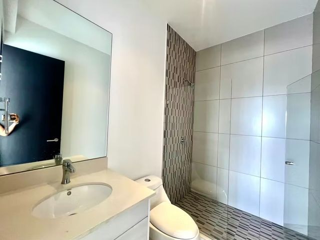Moderno y Amplio Apartamento en Santa Ana – 188 m² de Lujo y Comodidad — photo 18 of 18
