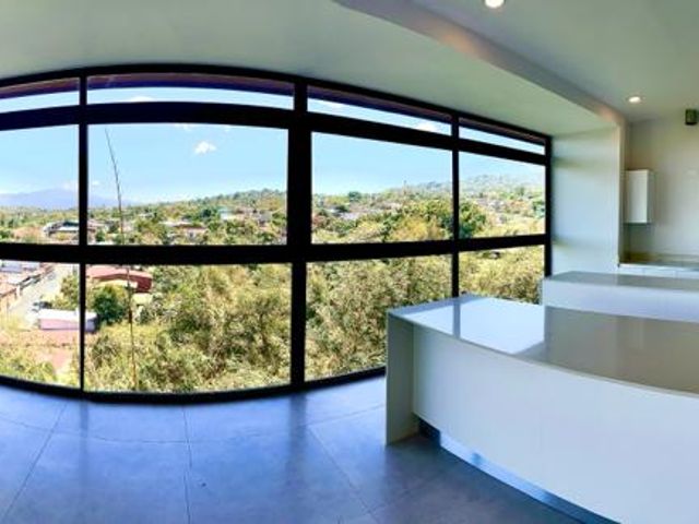 Lujo y Amplitud: Penthouse de 380 m² en el Corazón de Escazú — photo 7 of 12