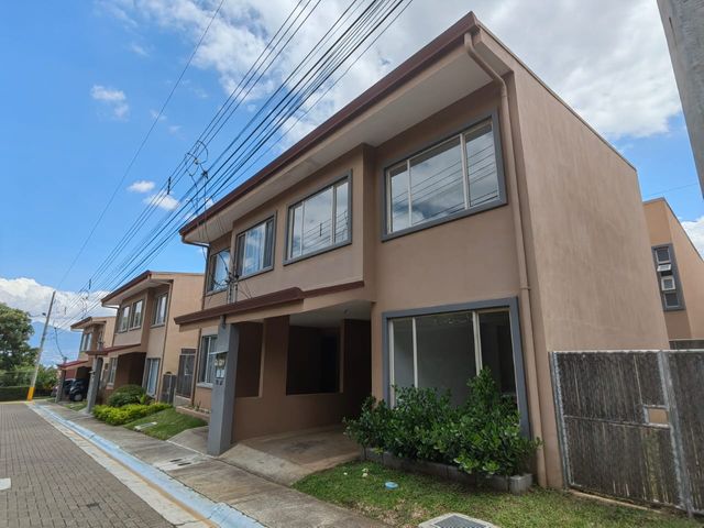 Residencial Flor de Itabo, Heredia - 3DOR/1.5BA - 145 m2 — photo 1 of 20