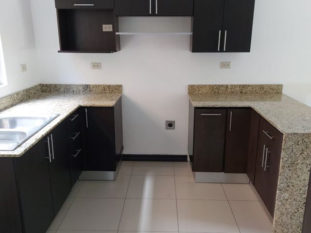 Residencial Flor de Itabo, Heredia - 3DOR/1.5BA - 145 m2 — photo 13 of 20