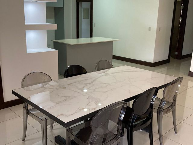 Exclusivo de 4 Hab + Servicio | Terraza de 36 m2 | Cerca de Hospital Metropolitano — photo 6 of 14