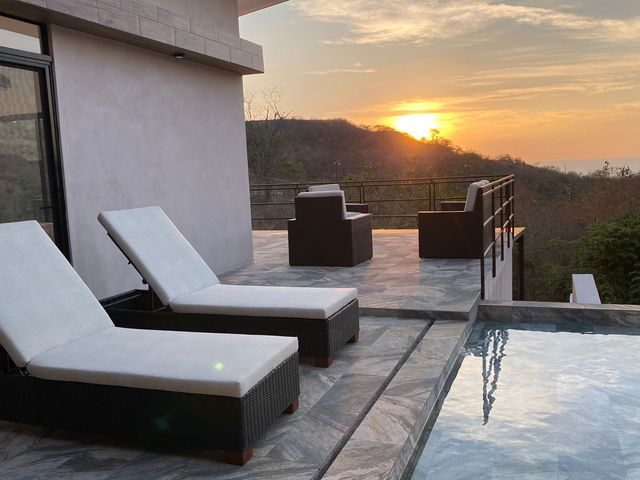 Residencia Contemporánea de Lujo 6BR/6BA en Mar Vista — photo 17 of 18