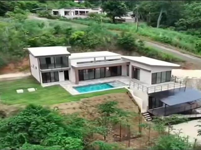 Residencia Contemporánea de Lujo 6BR/6BA en Mar Vista — photo 16 of 18