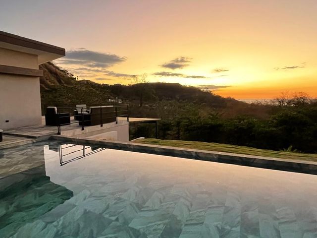 Residencia Contemporánea de Lujo 6BR/6BA en Mar Vista — photo 18 of 18