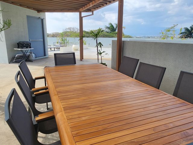 Moderno Apartamento de 2 Hab / 2 Ba – Ubicación Premium en Santa Ana — photo 3 of 17