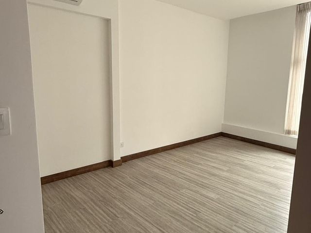 Apartamento en Hyde Park, Rohrmoser – 3 Habitaciones y Servicio — photo 6 of 15
