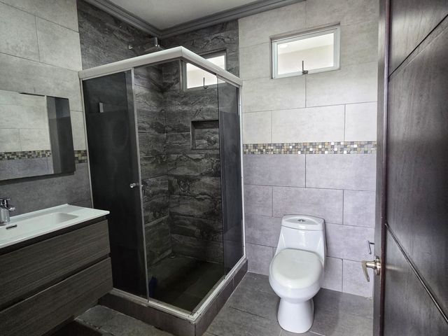 Casa Contemporánea en Condominio Montezuma | 3DOR / 2.5BA | 250 m² — photo 19 of 20