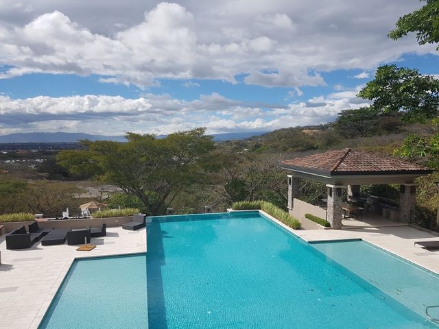 Flats 21, Lomas del Valle, Santa Ana - 2DOR/2.5BA - 205 m2 *** SIN MUEBLES *** — photo 17 of 18