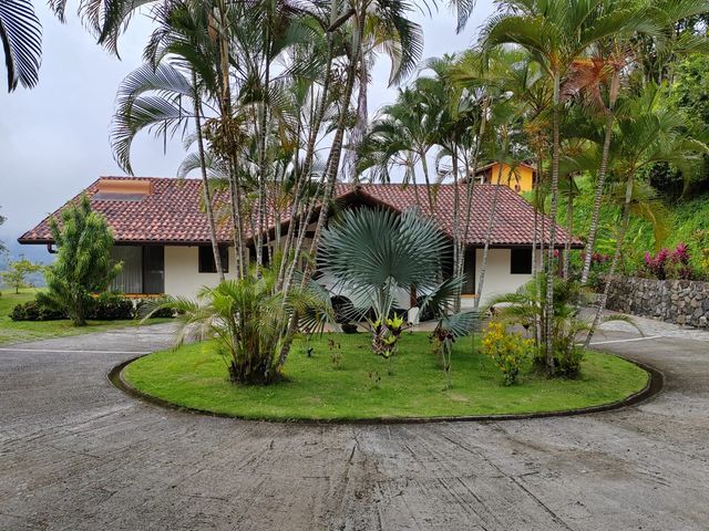 Casa San Laz — photo 1 of 18