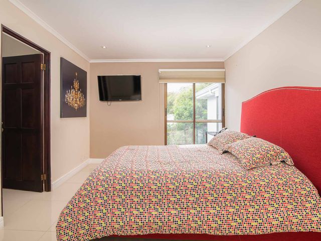 Venta de Apartamento en Condominio Villa Jade, Tibás — photo 2 of 21