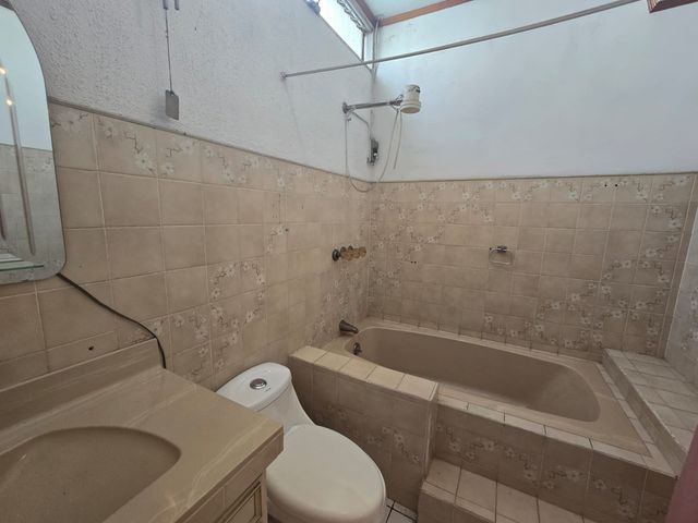 Venta de Casa en Residencial Montenegro, Alajuela — photo 6 of 18