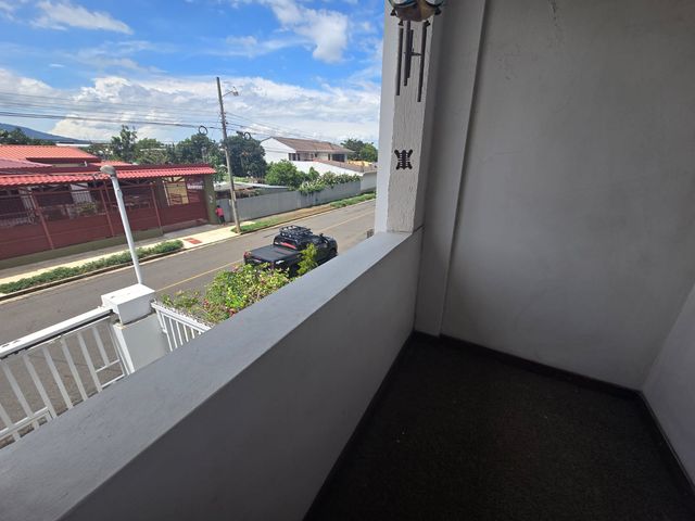 Venta de Casa en Residencial Montenegro, Alajuela — photo 14 of 18