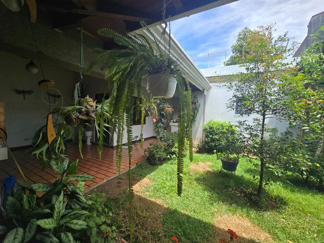 Venta de Casa en Residencial Montenegro, Alajuela — photo 15 of 18