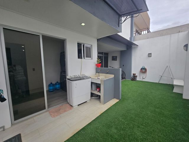 Sala — VENTA DE CASA EN CONDOMINIO HACIENDA EL COYOL, ALAJUELA, foto 18 de 21