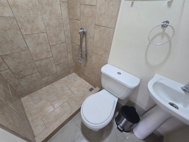 VENTA DE CASA INDEPENDIENTE DE DOS PLANTAS EN TIBÁS CENTRO — photo 10 of 19