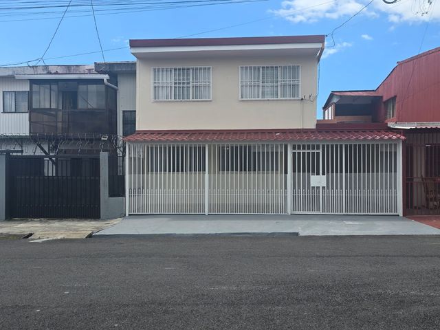 VENTA DE CASA INDEPENDIENTE DE DOS PLANTAS EN TIBÁS CENTRO — photo 19 of 19