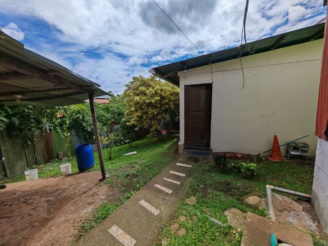 Venta de lote de 453 m2 para desarrollo de apartamentos en San Antonio de Coronado — foto 2 de 5