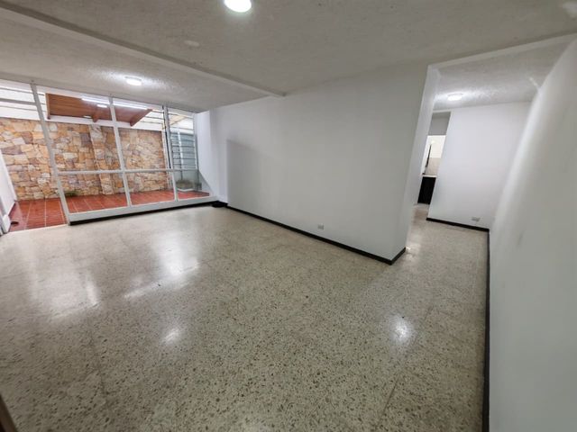 Venta de propiedad con cuatro apartamentos en Montelimar, Guadalupe — foto 4 de 5