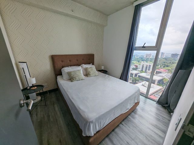 Alquiler de apartamento amoblado con parqueo y bodega, piso 22, Torre Scret Sabana — foto 3 de 5