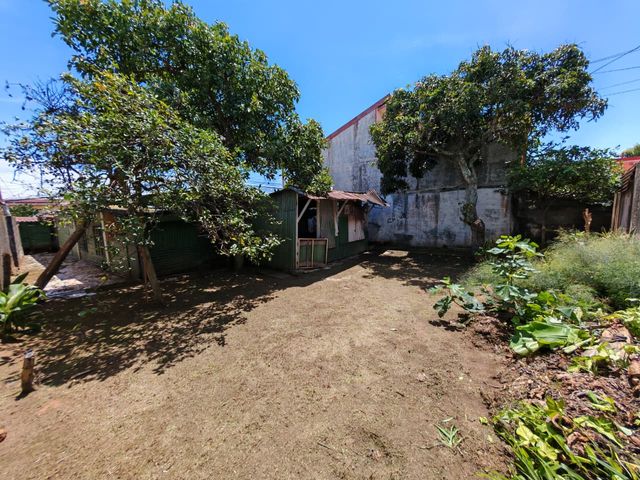 Venta de terreno de 307 m2 cerca de la UCR, permiso para construir 5 pisos — foto 1 de 5