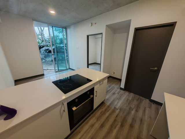 Venta de apartamento a estrenar con parqueo en piso 8, Torre Scret Sabana, San José — foto 1 de 5