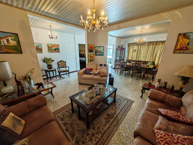 Venta de casa con 419 m2 de lote en Nunciatura, San José — foto 4 de 5