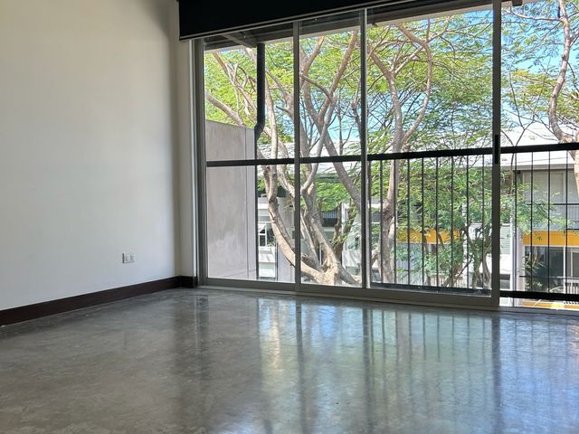 Loft in Santa Ana Downtown — photo 13 of 16